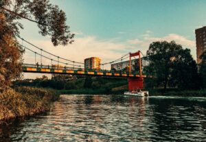 Вид на подвесной мост через реку Цну